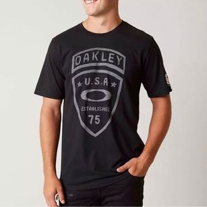 Vintage Oakley Graphic Men’s T. Black Size M